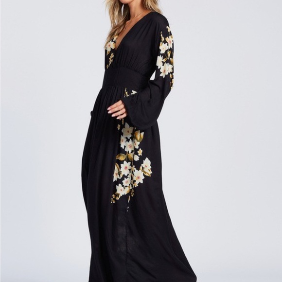 Billabong Dresses & Skirts - Billabong Black Floral Long Sleeve Dress